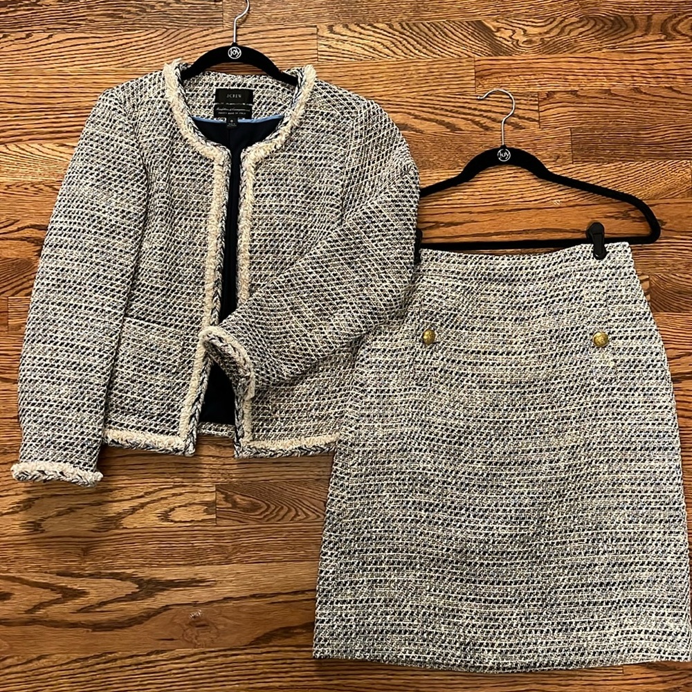 Size 6 J Crew Suit Italian Fabric Di Carmigrano Blue Tweed Suit w button detail